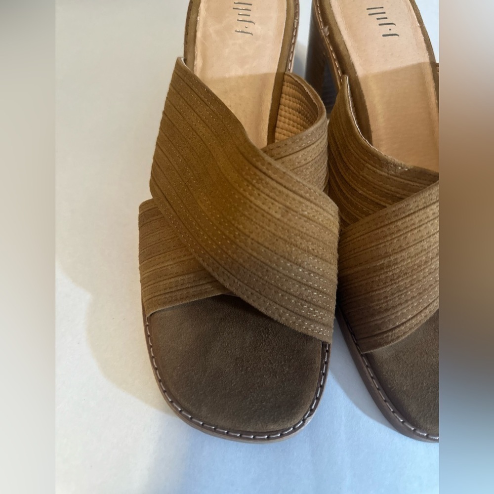 J Jill Kyle Stack Heel Mules Block
Heel Open Toe Sandal Mules
Brown Sued… - Picture 2 of 9